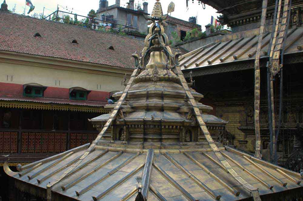 78 - Nepal - Patan, templo budista de Kwa Bahal o templo Dorado
